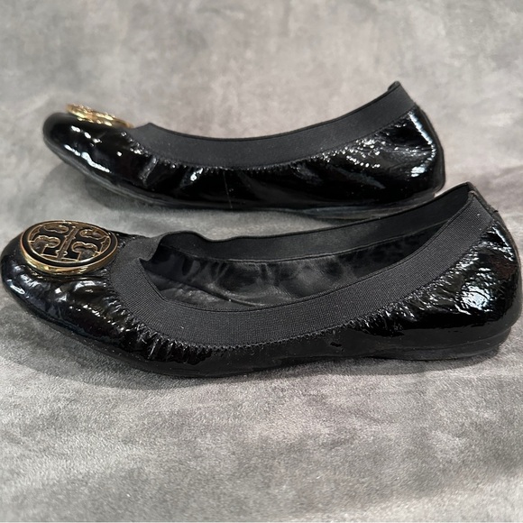 Tory Burch Caroline 2 Ballet Flats Patent Leather Logo Black Gold 6.5 Balletcore - Picture 9 of 13